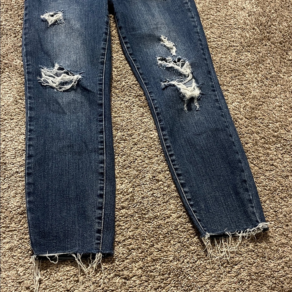 Judy Blue Vintage Relaxed Fit Distressed & Raw Hem Women’s Jeans 5/27 - Picture 3 of 8